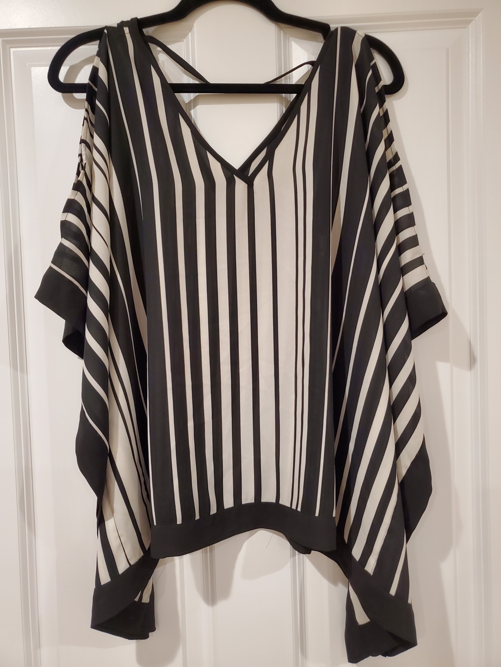 Women’s Black and White Striped V-Neck Cold-Shoulder Top, Size XL